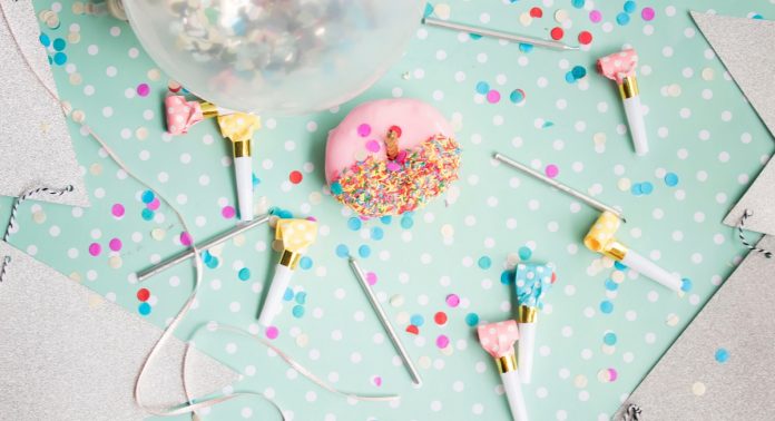 s-o-c-i-a-l-c-u-t-630715-unsplash